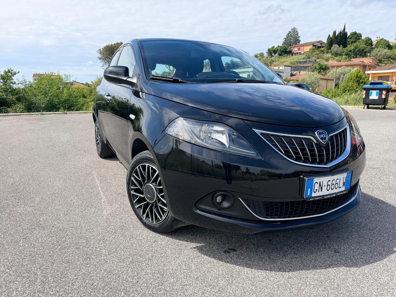 Lancia Ypsilon 1.0 FireFly 5 porte S&S Hybrid Gold