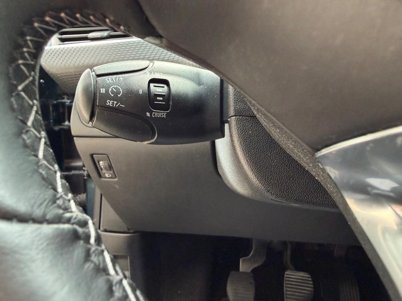 Peugeot 2008 1.2 Turbo Benzina Neopatentati