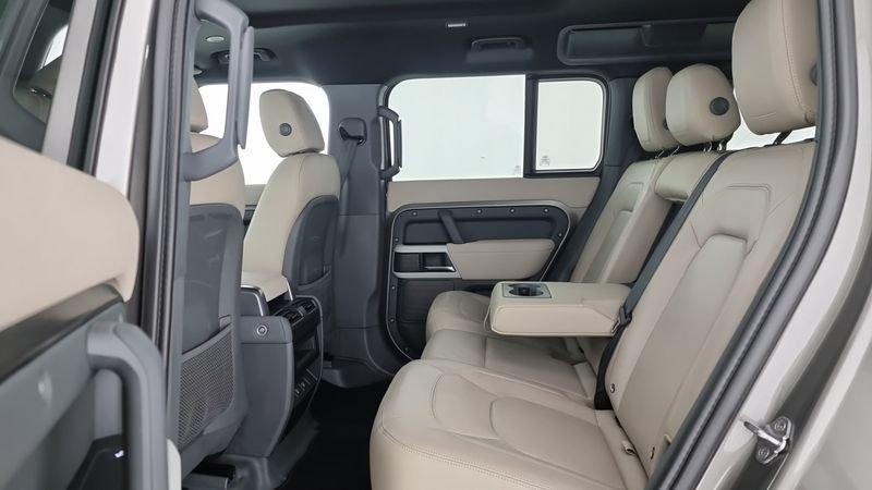 Land Rover Defender 110 3.0D I6 200 CV AWD Auto SE N1 Autocarro