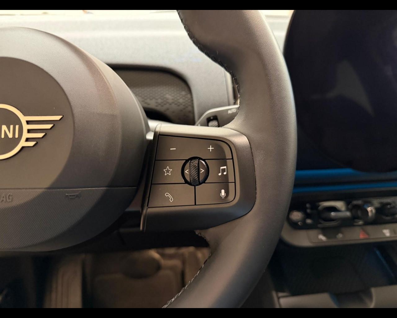 MINI Mini Countrym.(U25) - Mini Countryman D Essential