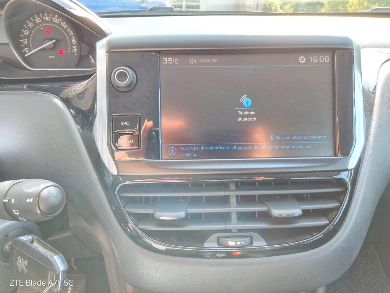 Peugeot 208 1.2 benzina Neopatentati