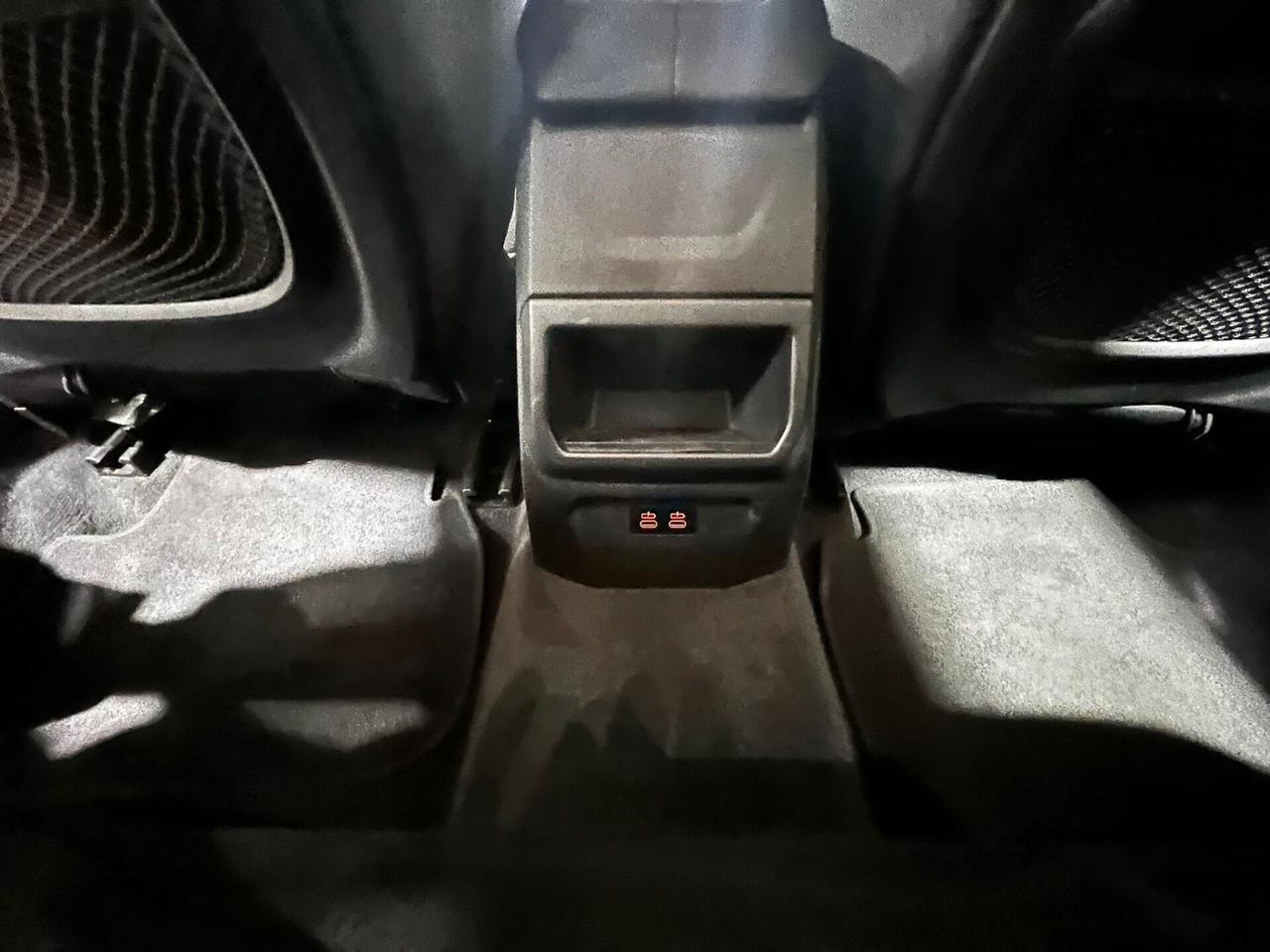 Bmw 116d 5p. Business Advantage