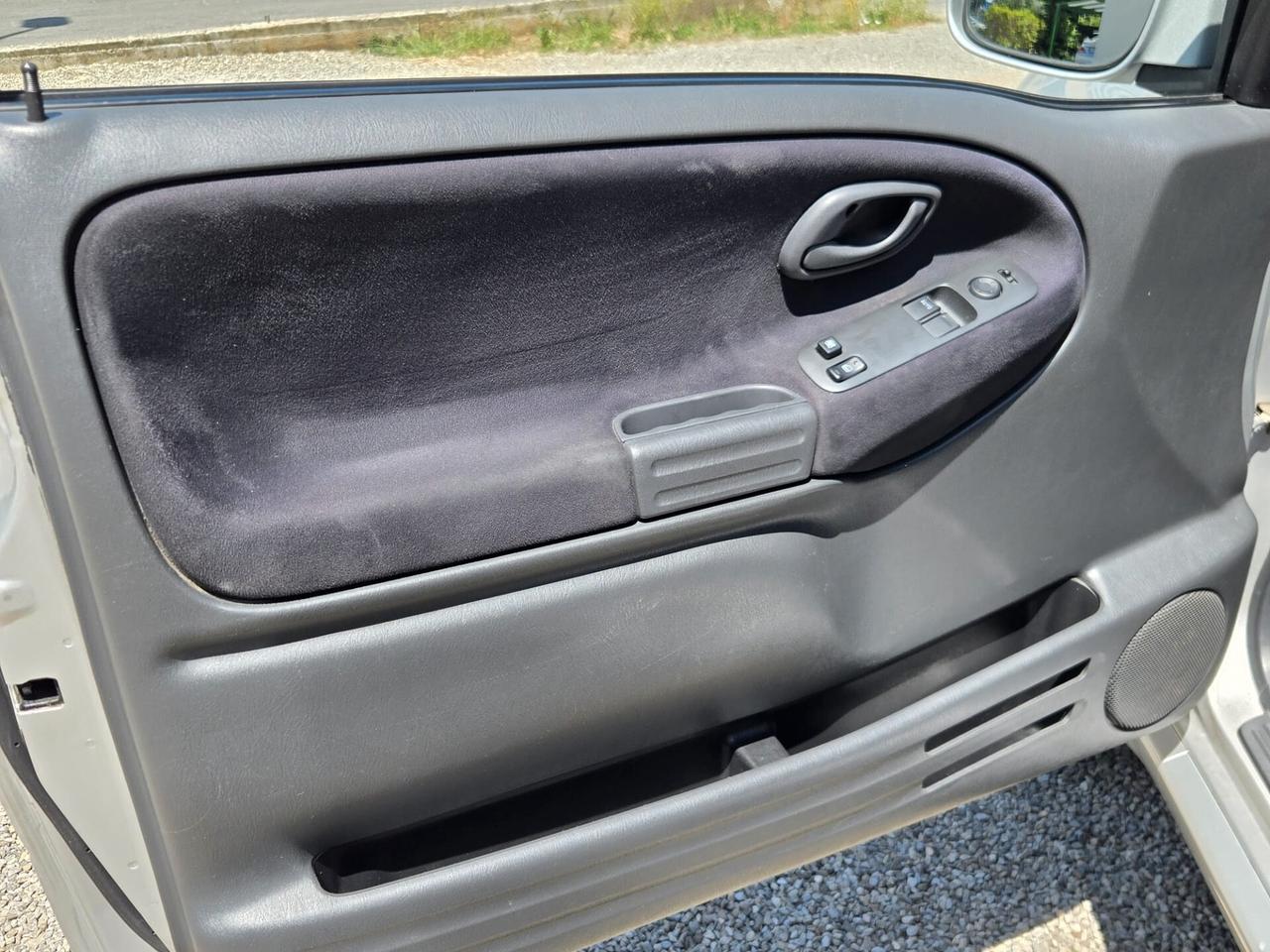 Suzuki Grand Vitara 1.6i 16V cat 3 porte