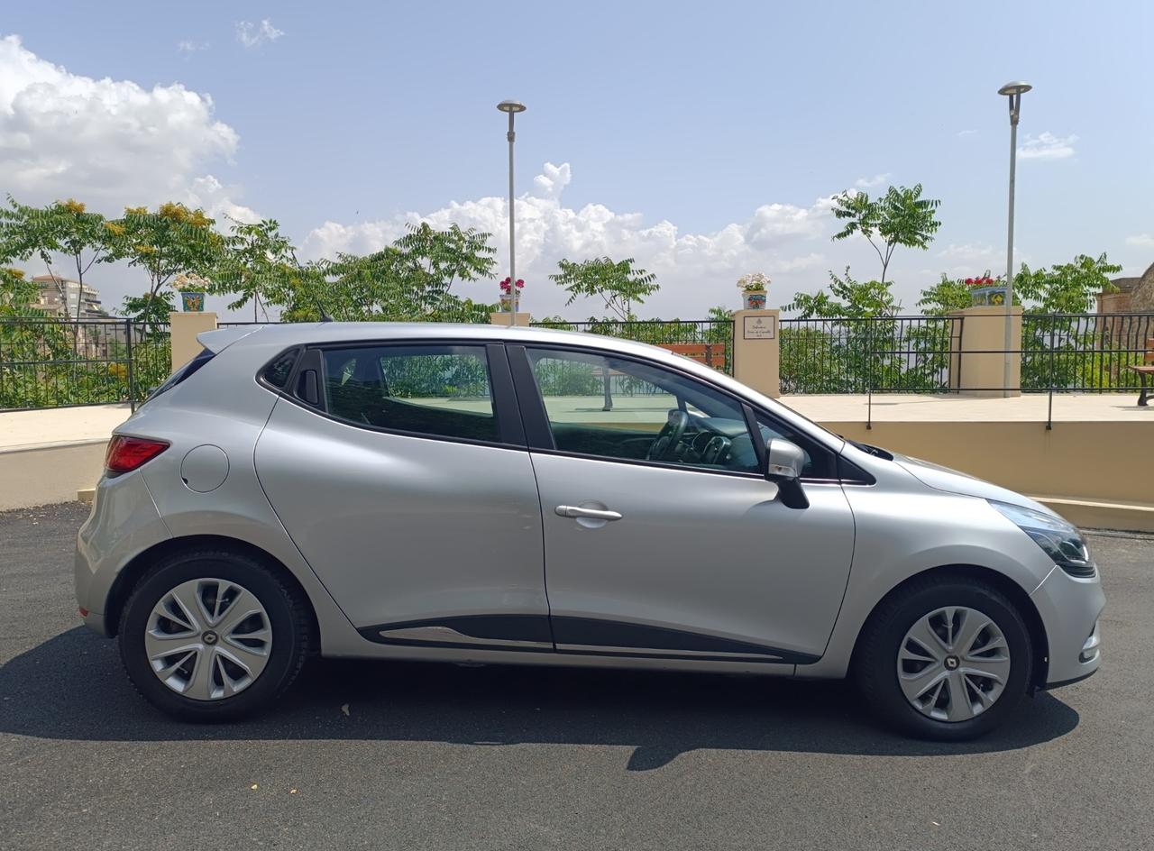 Renault Clio dCi 8V 75 CV 5 porte Moschino Zen