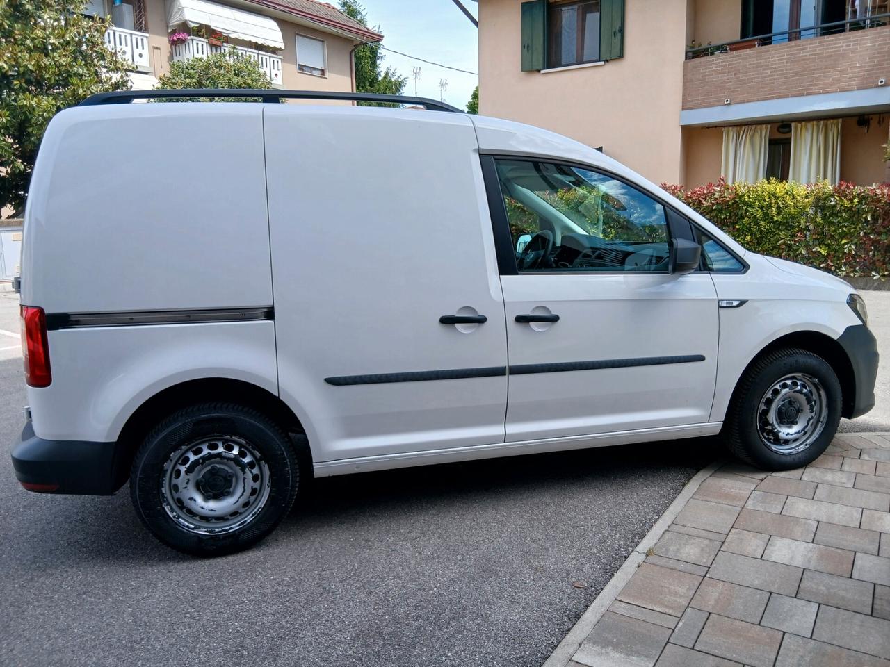 Volkswagen Caddy 2.0 tdi cambio DSG