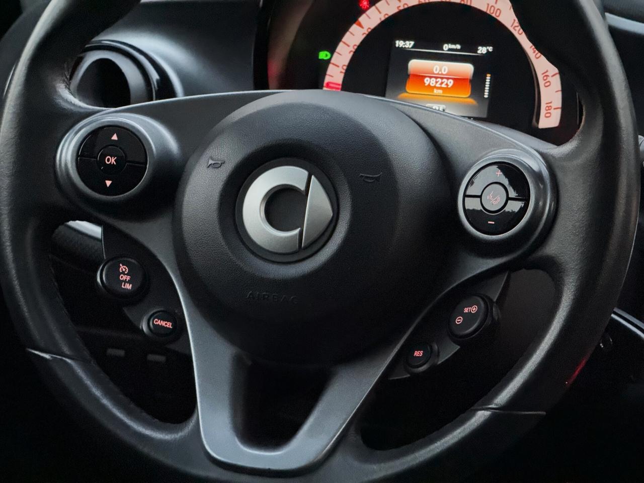 Smart forFour 1.0 Passion 71CV Twinamic TETTO