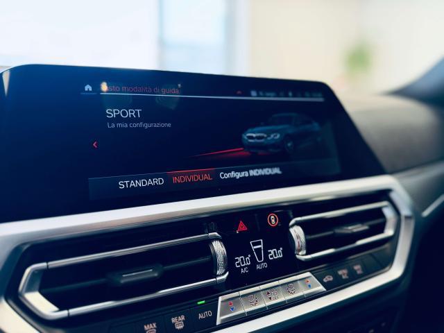 BMW 318 d Berlina mhev 48V Msport auto
