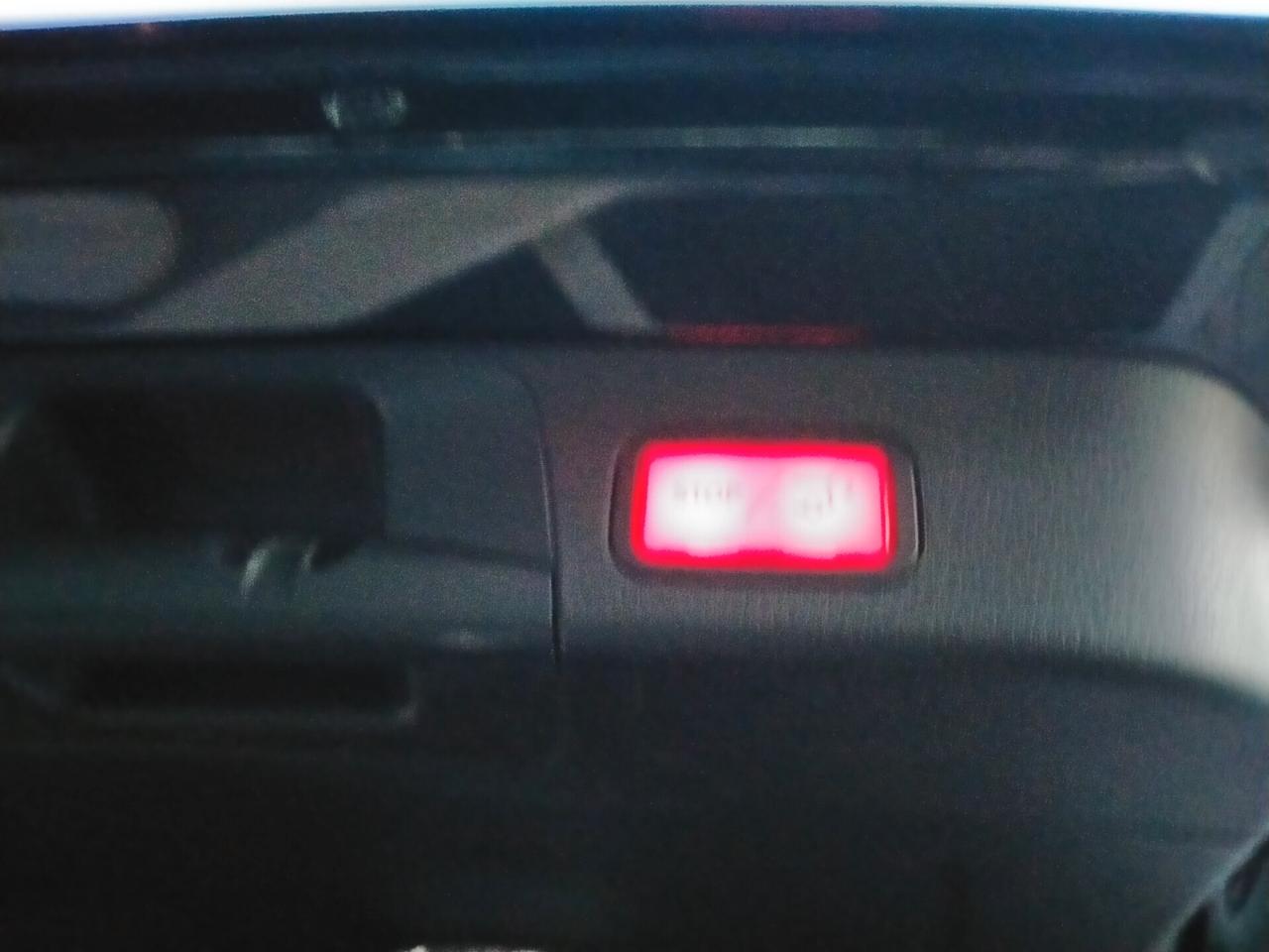 Mercedes-Benz GLB 180 D BUSINESS EXTRA 8MLED/SEDILI SPORT/DISPLAY MAXI