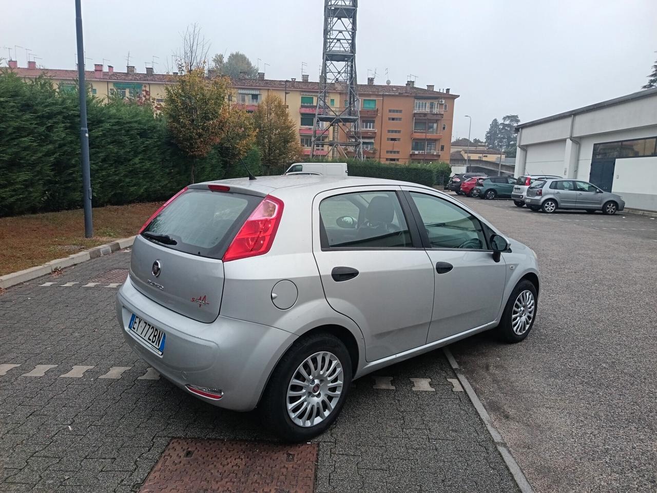 Fiat Punto 1.3 MJT II 75 CV 2015 ok neo patente