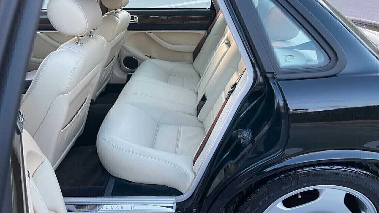 Jaguar XJR 4.0 325 cv con tetto apribile 1996 full