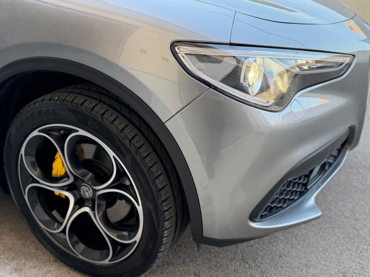 Alfa Romeo Stelvio 2.2 Turbodiesel 190 CV AT8 Q4 Sport-Tech CERCHIO 20’