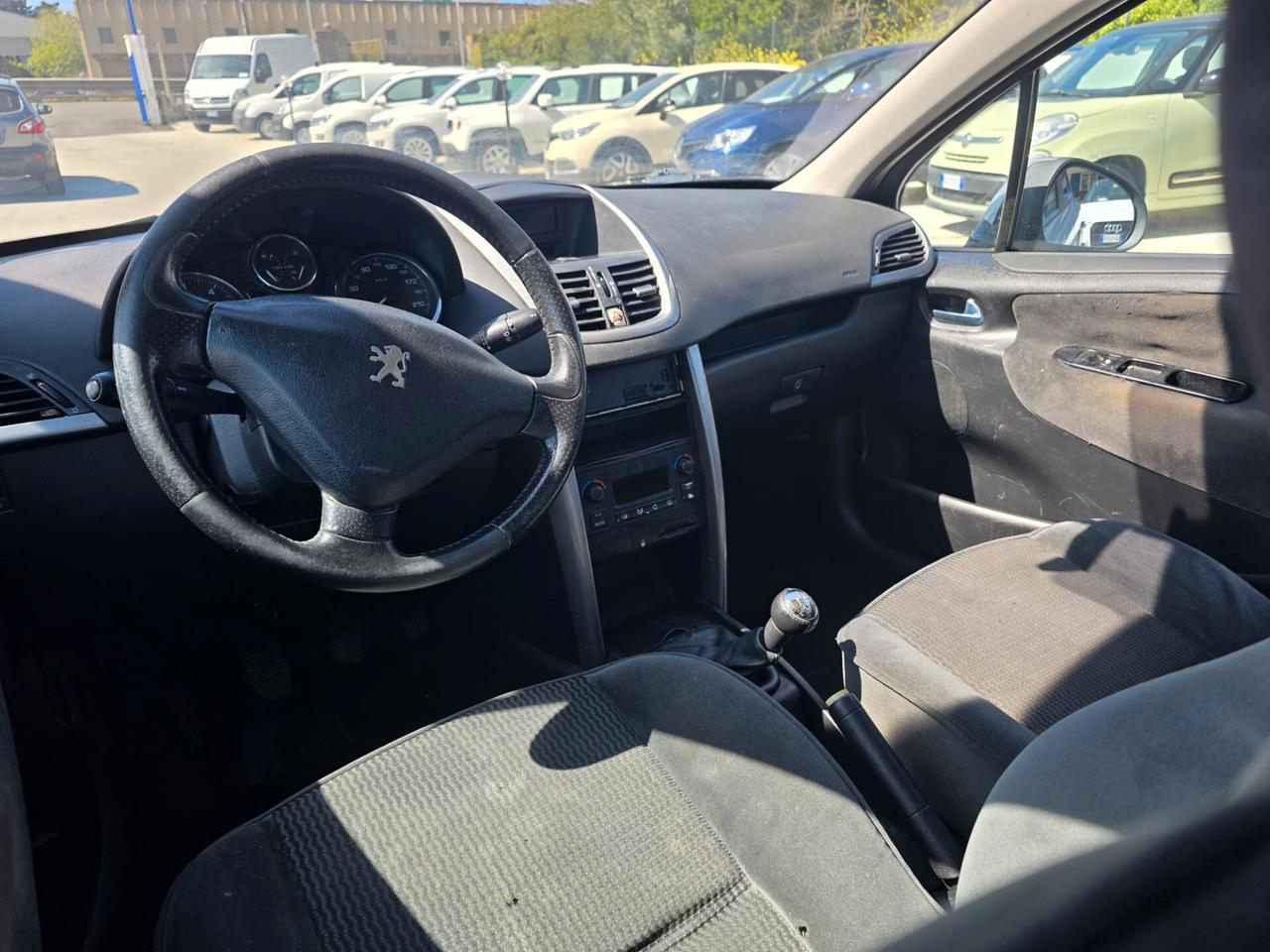 Peugeot 207 1.4 HDi 70CV 5p. XT