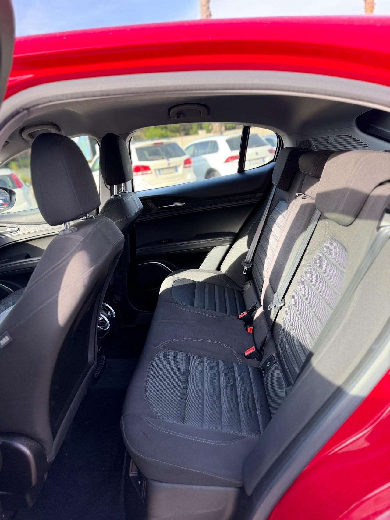 Alfa Romeo Stelvio 2.2 Turbodiesel 160 CV AT8 RWD Super
