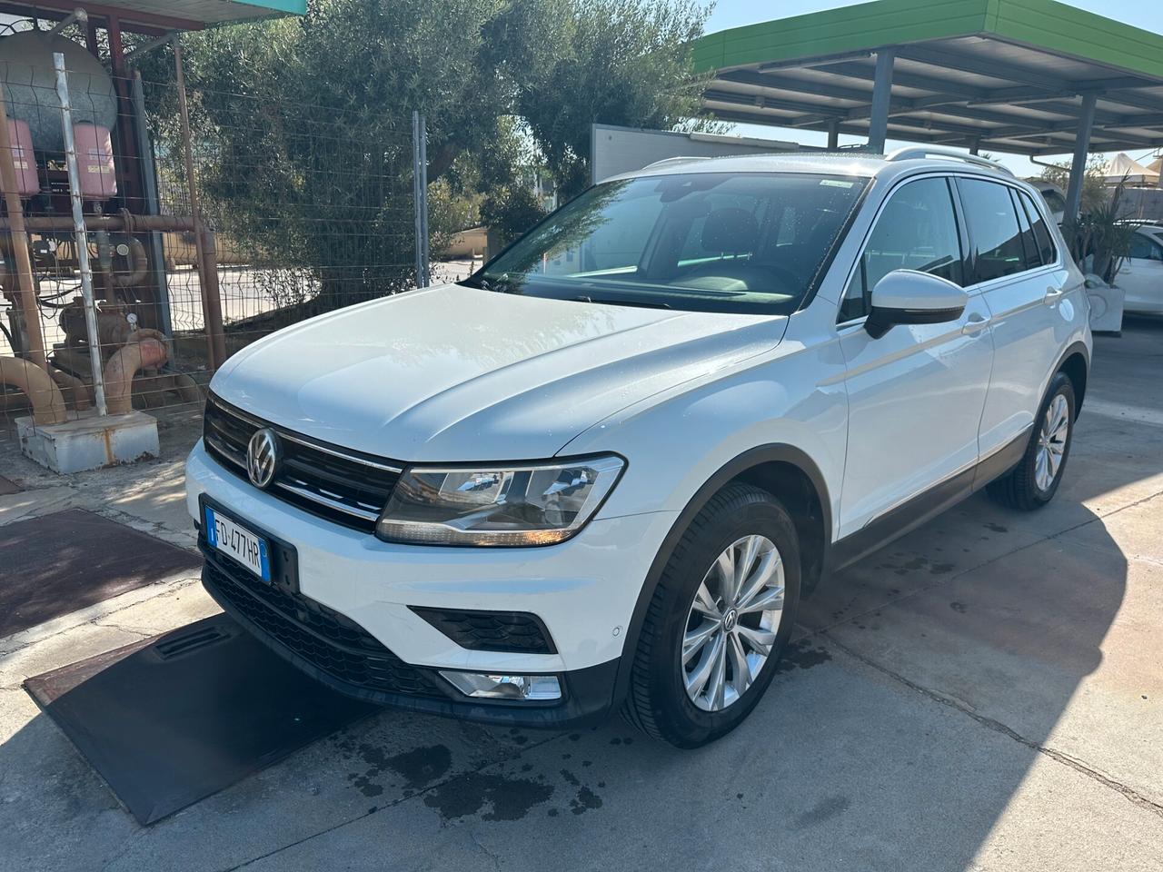 Volkswagen Tiguan 2.0 TDI SCR DSG 4MOTION Business BMT