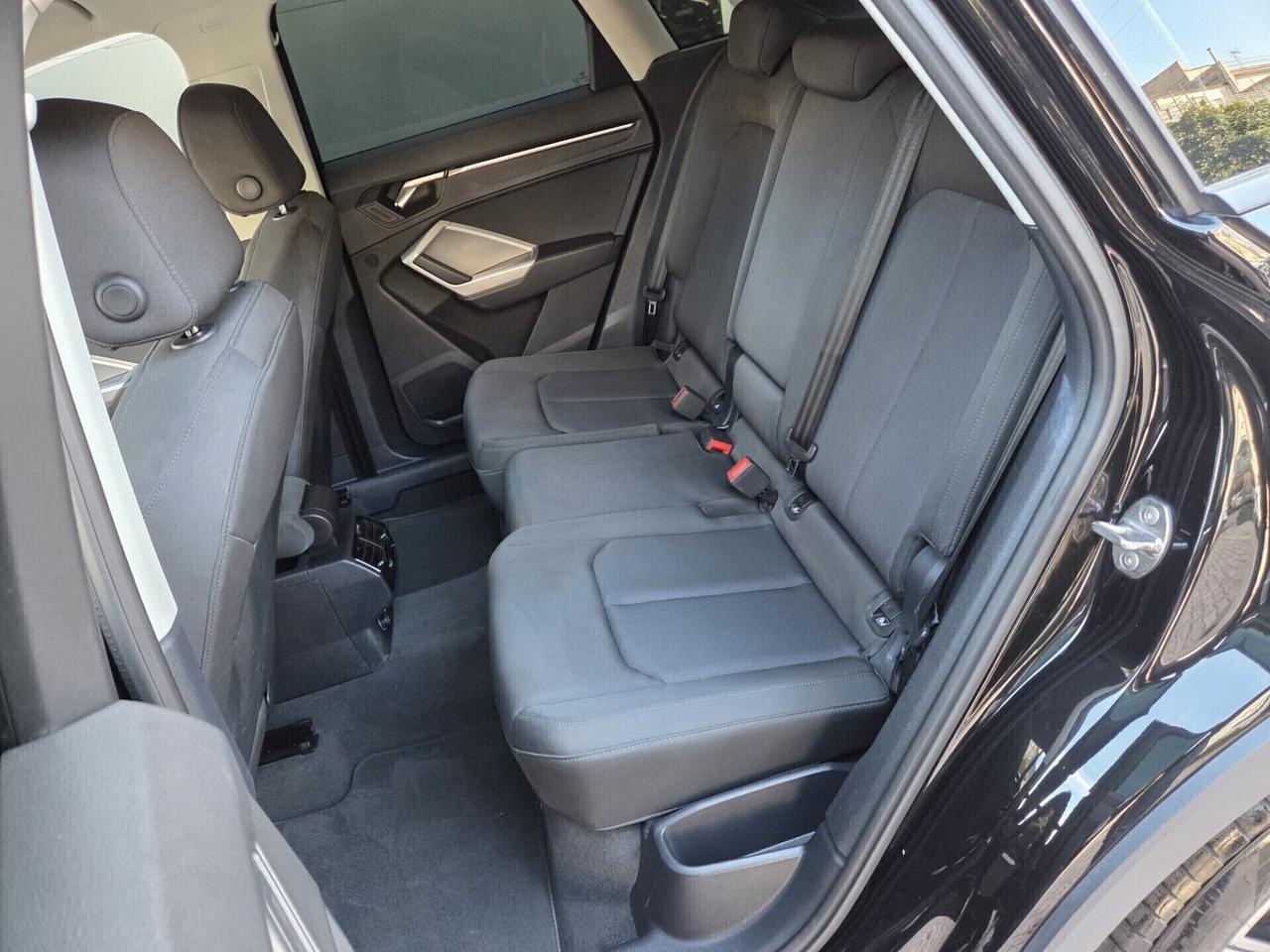 Audi Q3 35 TDI S tronic 150 cv