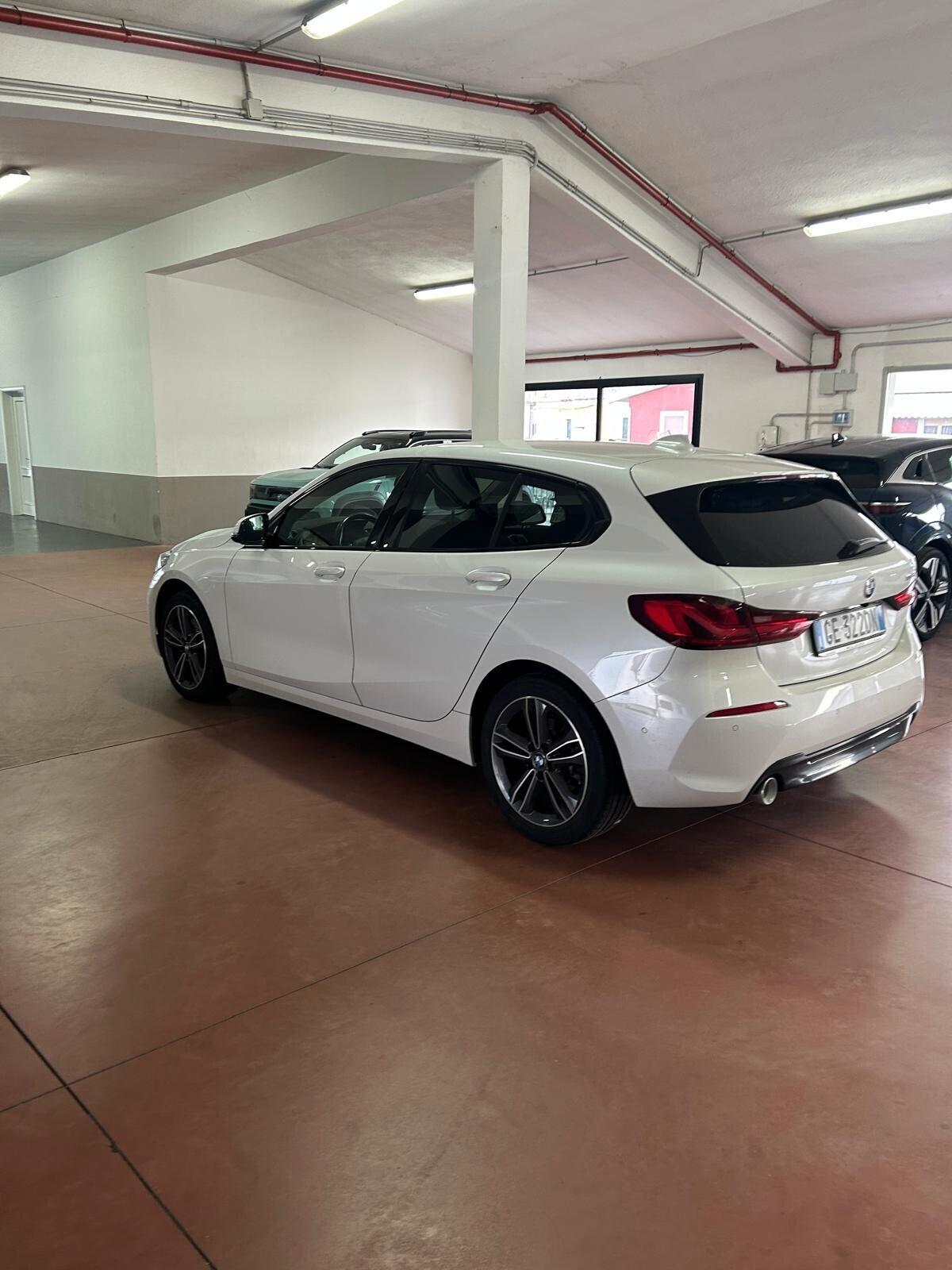 Bmw 116 116d 5p. Msport