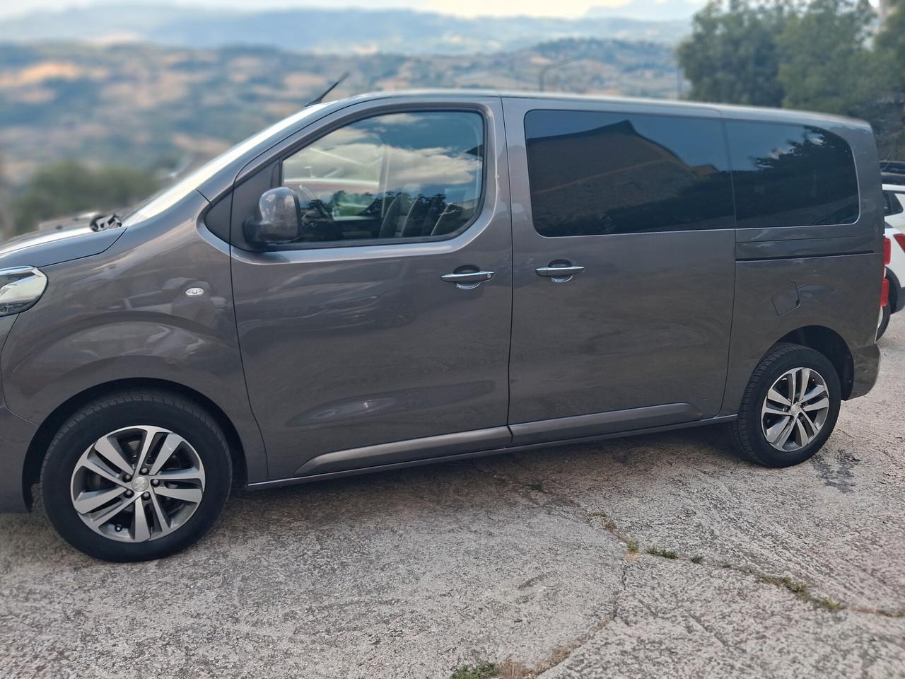 Peugeot Partner BlueHDi 180 EAT8 PL Premium