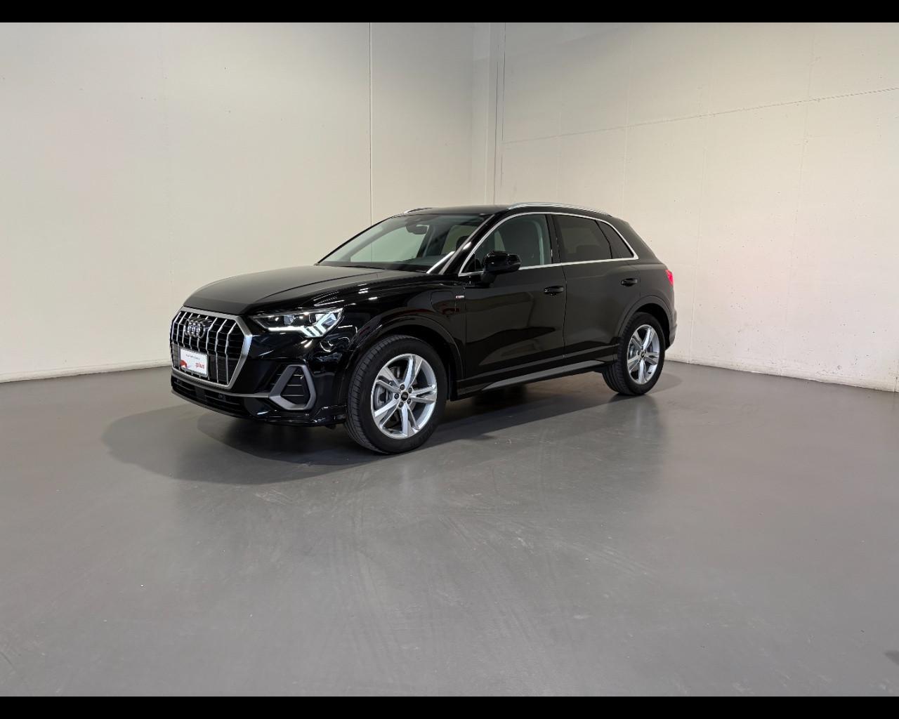 AUDI Q3 45 TFSIe S-TRONIC S-LINE EDITION