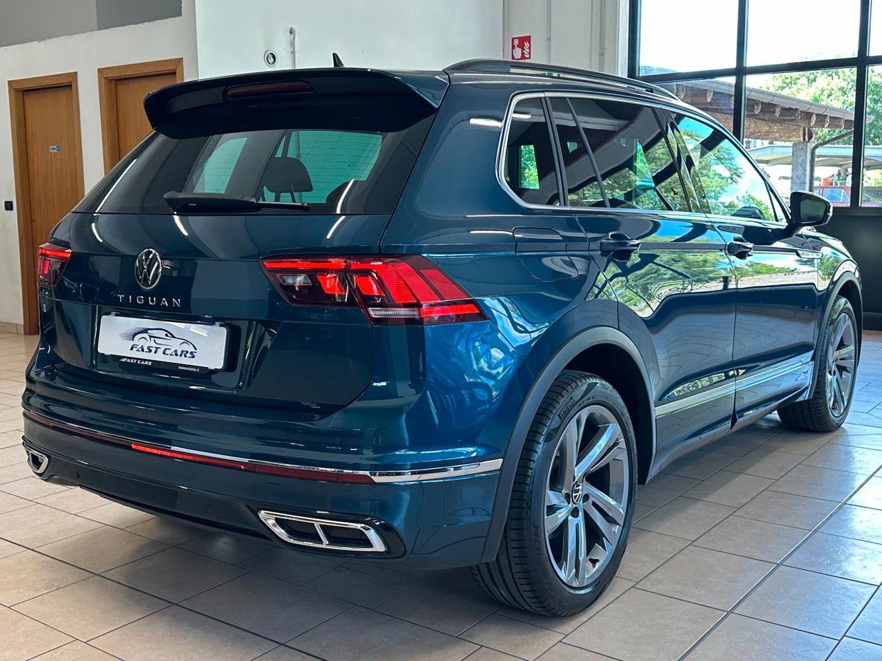 VOLKSWAGEN TIGUAN R-LINE 2.0 TDI DSG *CARPLAY*LED*LUCI*