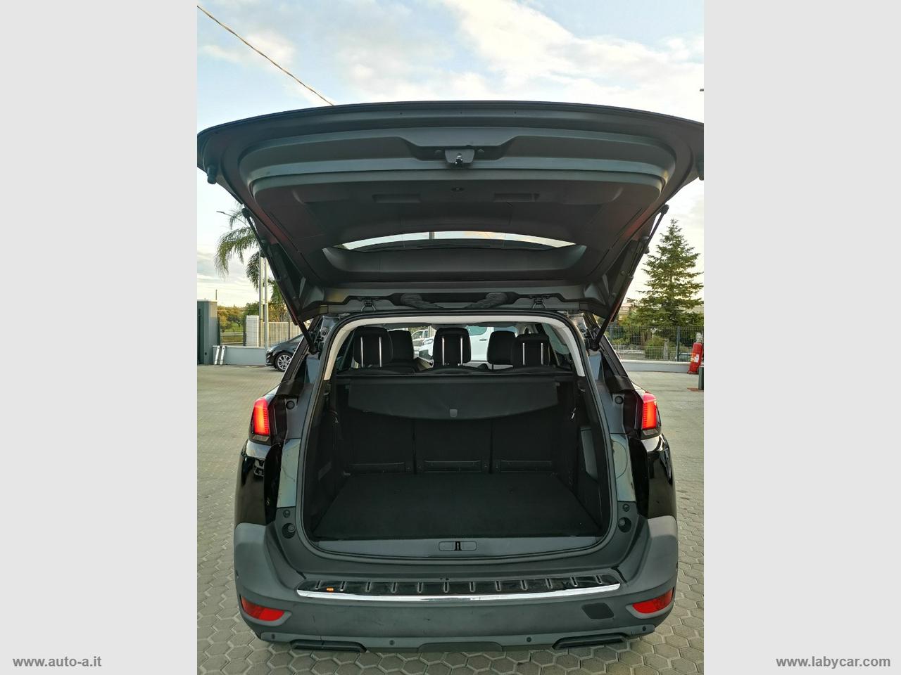 PEUGEOT 5008 BlueHDi 130 S&S EAT8 Crossway