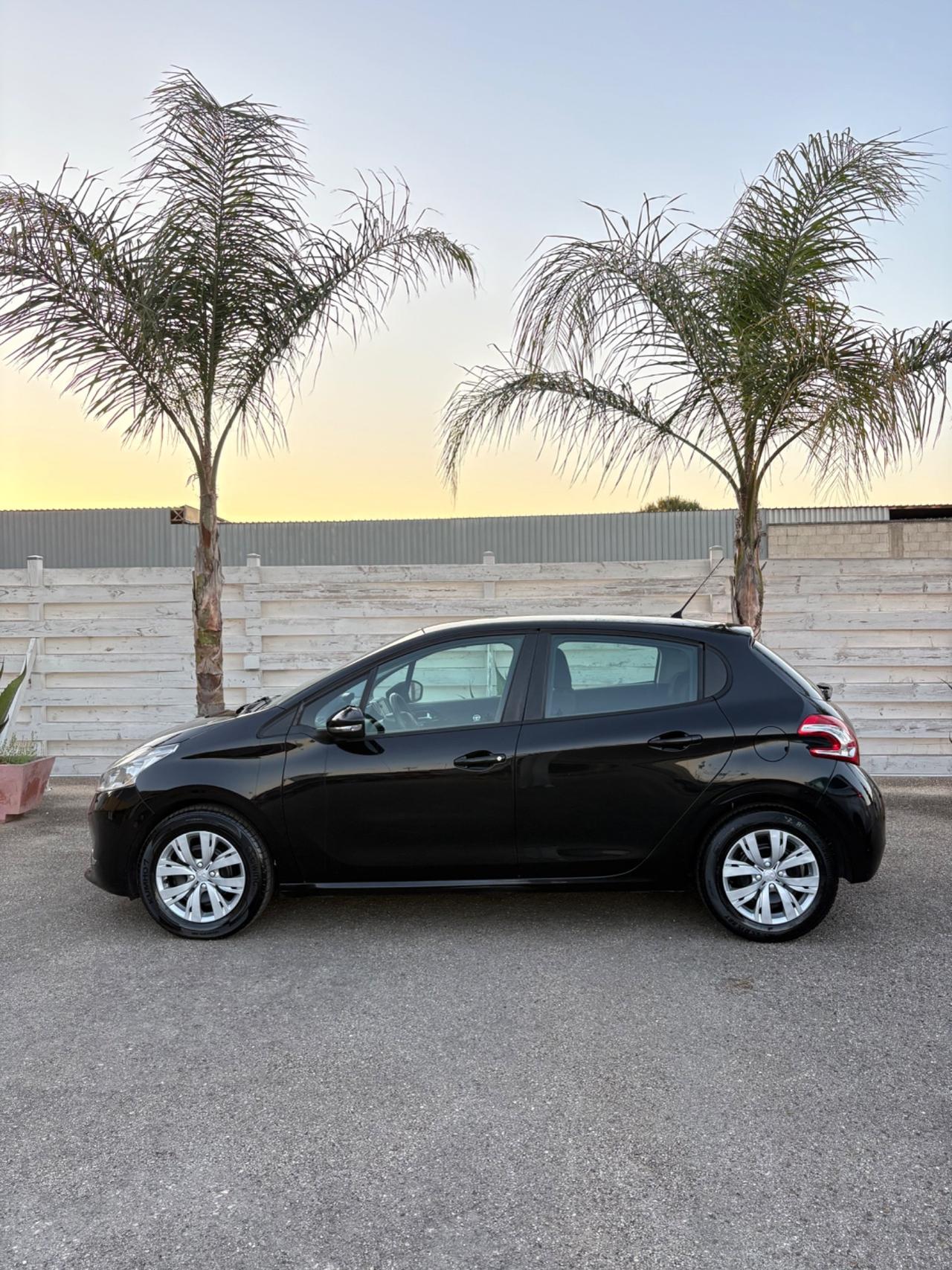 Peugeot 208 1.4 HDi 5 porte tagliando e cinghia ok