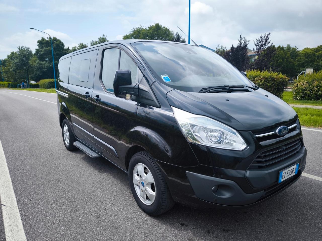 FORD TOURNEO CUSTOM 2,2 TDCI 155CV- TITANIUM- 8 POSTI
