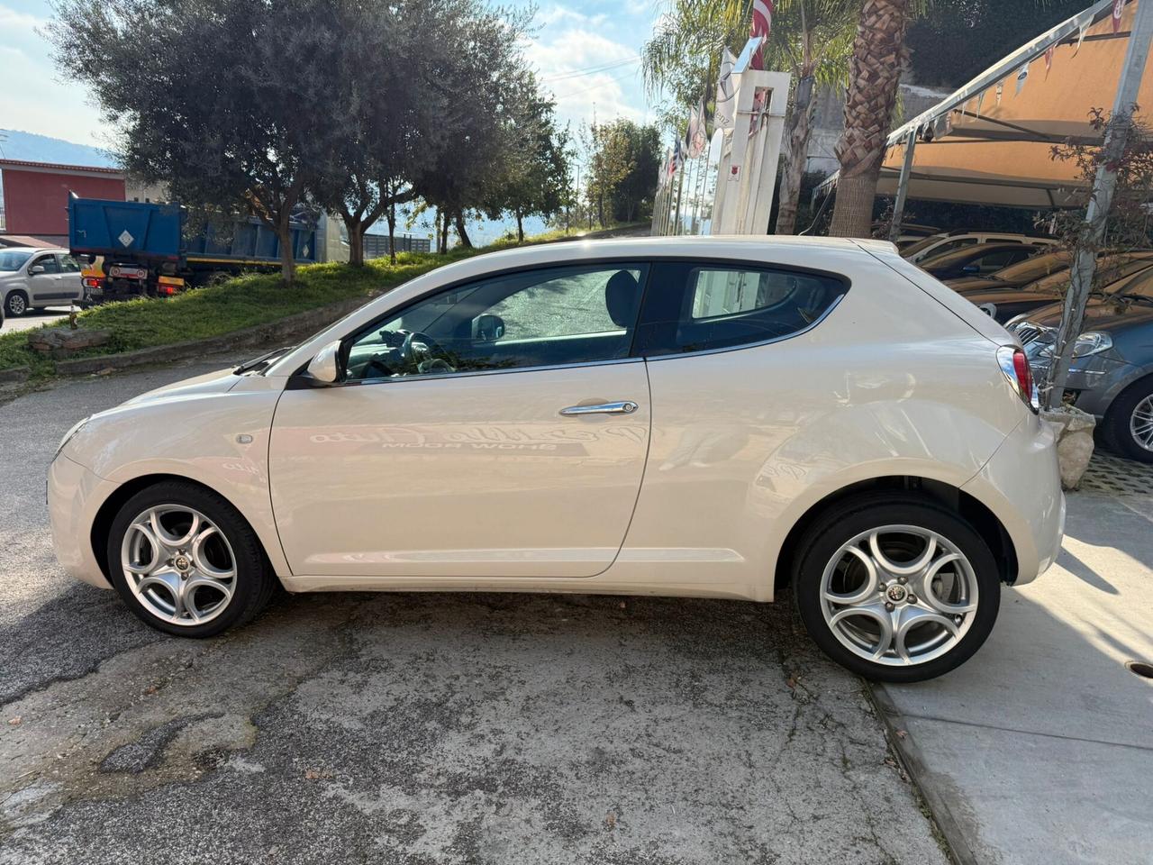 Alfa Romeo MiTo 1.6 JTDm 16V Distinctive Sport Pack