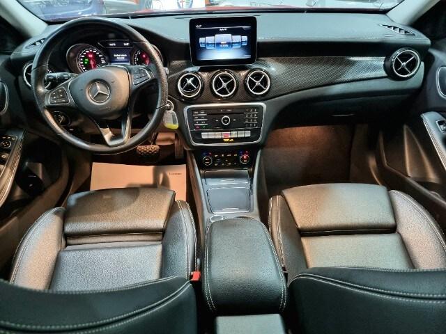 MERCEDES GLA 200 Premium