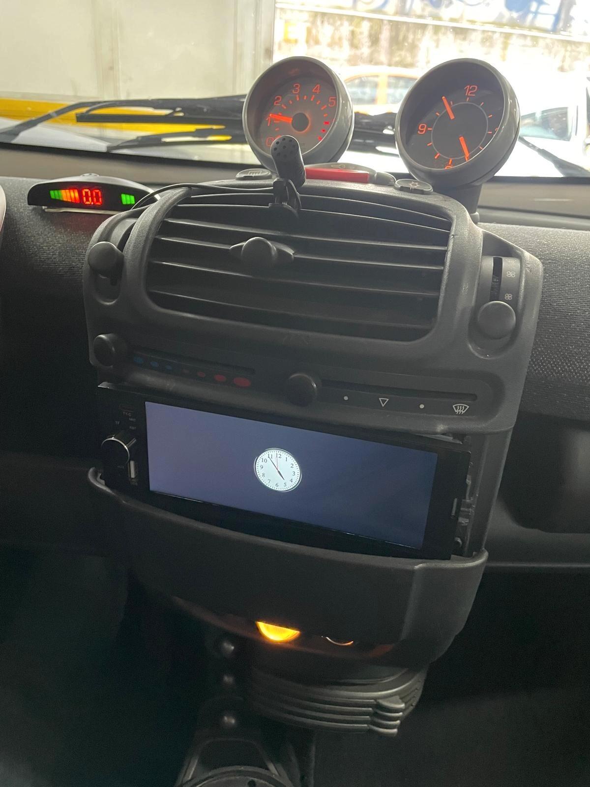 Smart 700 city-coupé pure (45 kW)