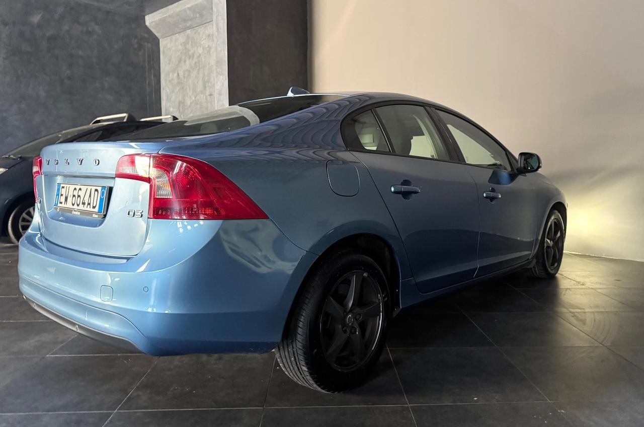 Volvo S60 CAMBIO AUTOMATICO ADATTA A NEOPATENTATI
