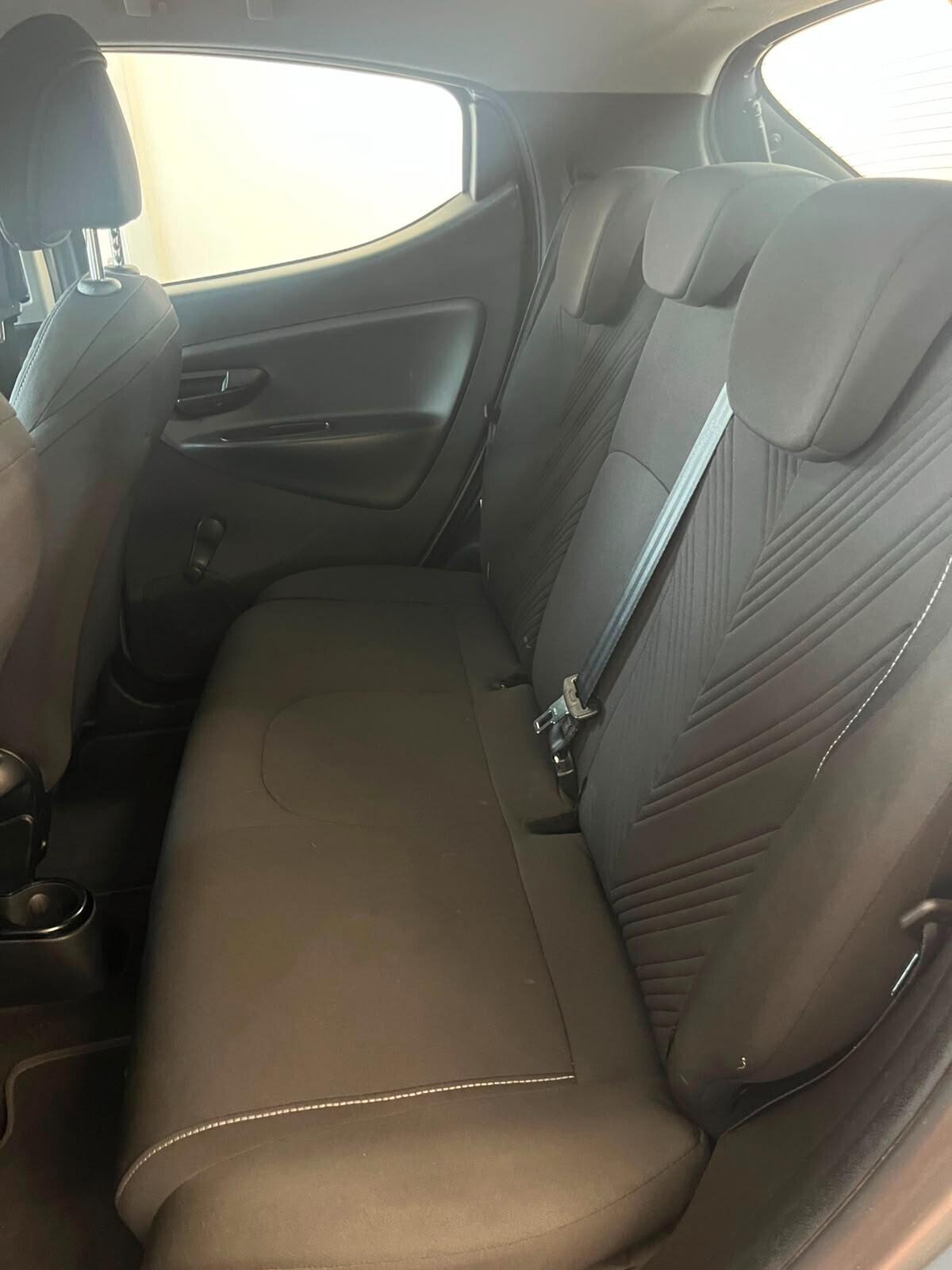 Lancia Ypsilon 1.0 FireFly 5 porte S&S Hybrid Gold Plus