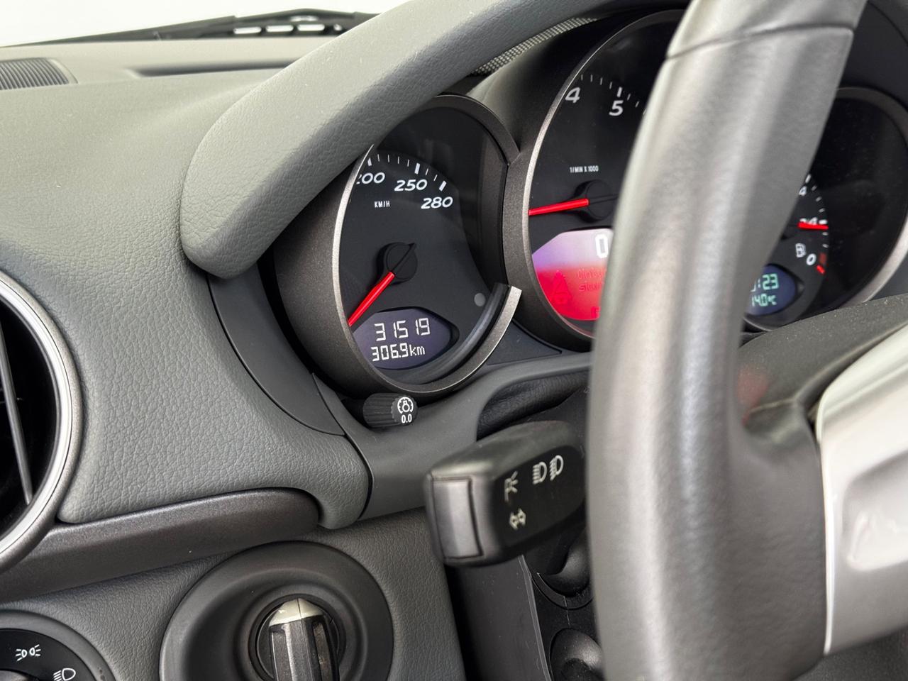 Porsche Boxster 2.7 24V solo 31519 km