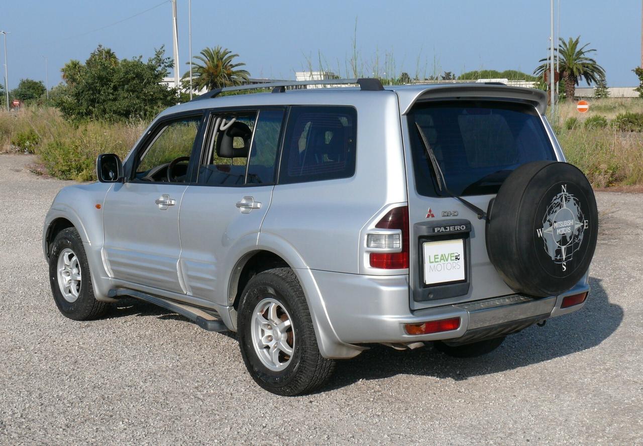 Mitsubishi Pajero 3.2 16V DI-D 5p. GLS2 Autocarro