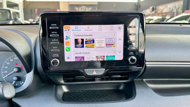 Toyota Yaris 1.5 Hybrid Business + Neopatentato
