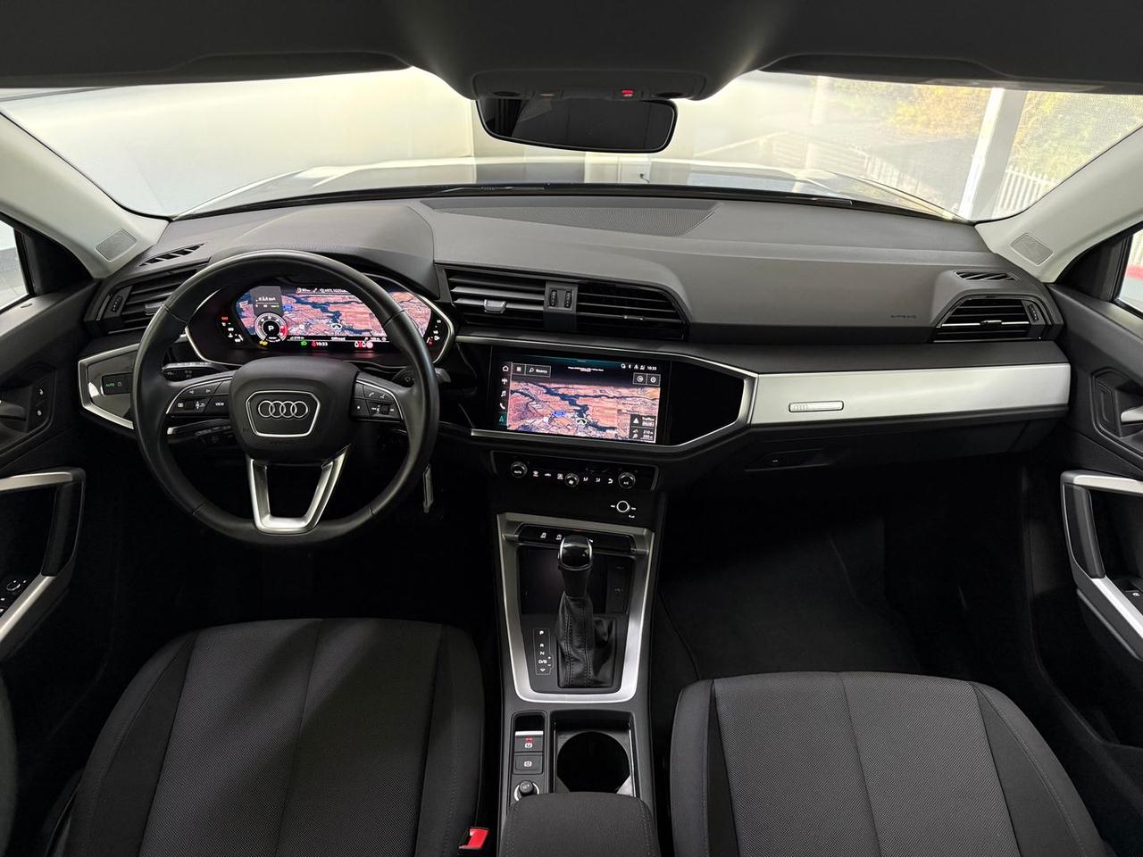 Audi Q3 Identity Black 2.0 35 TDI #8438