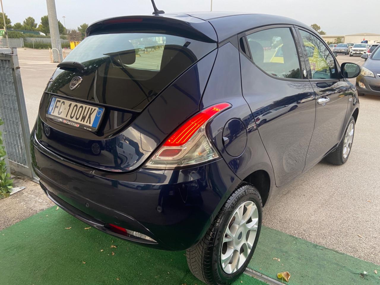 Lancia Ypsilon 0.9 85 CV Metano Platinum garanzia