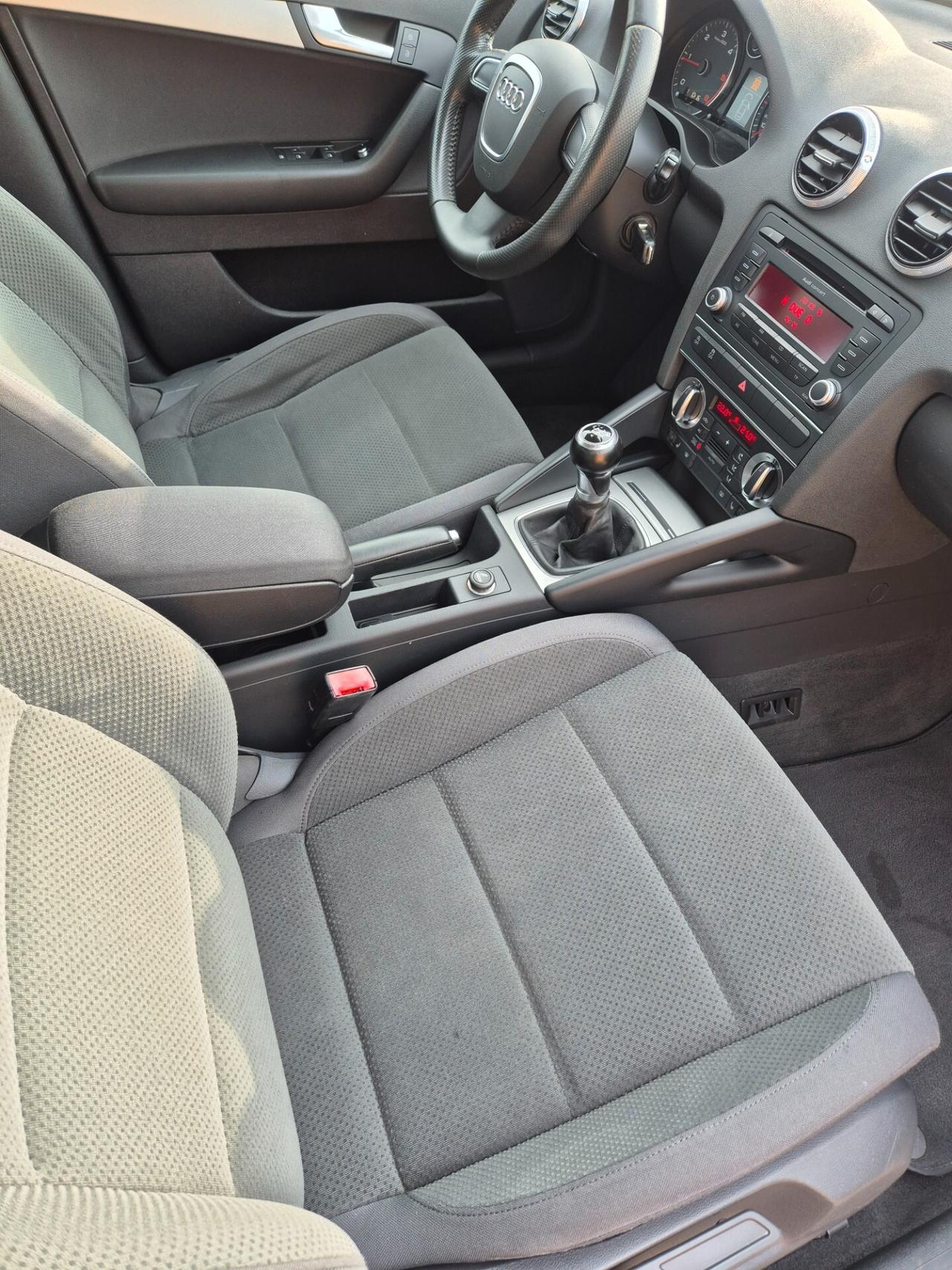 Audi A3 SPB 1.6 TDI 105 CV CR Ambition