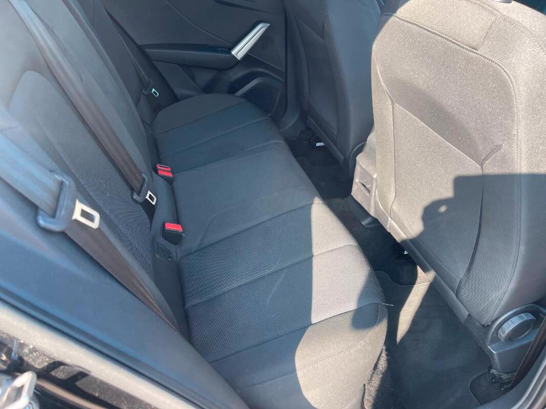 Audi Q2 30 2.0 tdi Business s-tronic LED PDC