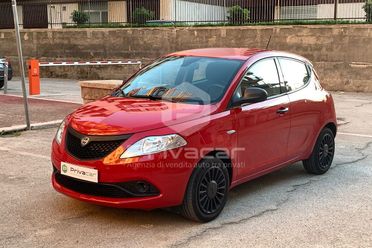 LANCIA Ypsilon 1.0 FireFly 5 porte S&S Hybrid Ecochic Silver