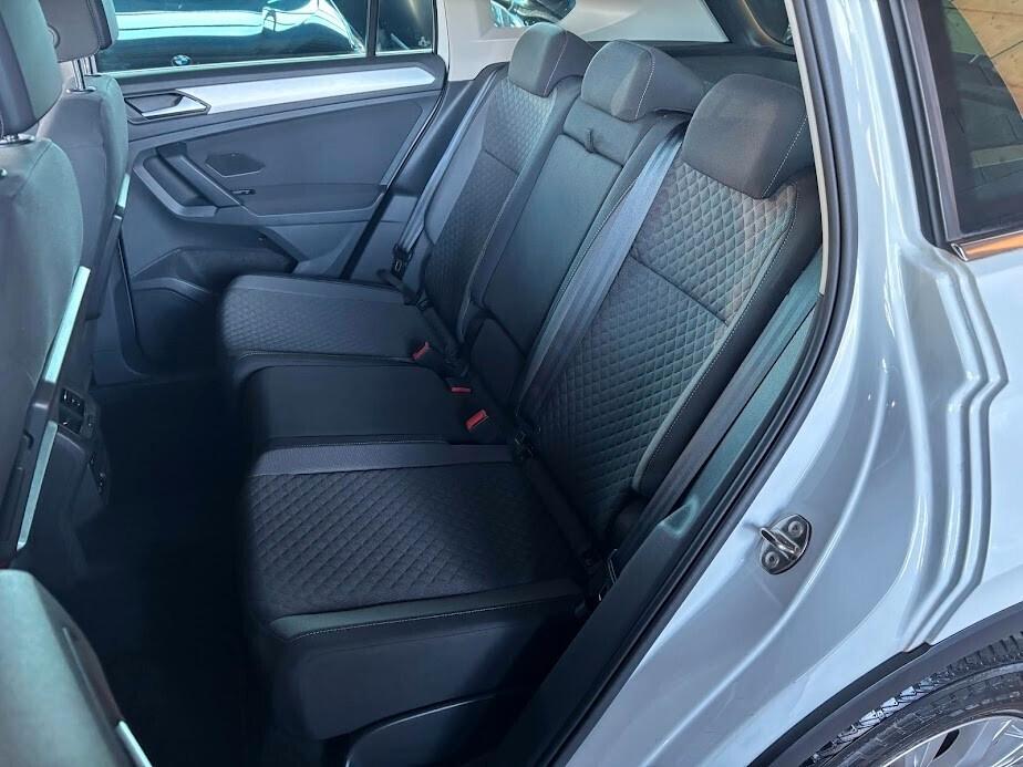 Volkswagen Tiguan 2.0 TDI SCR DSG 4MOTION Business BMT
