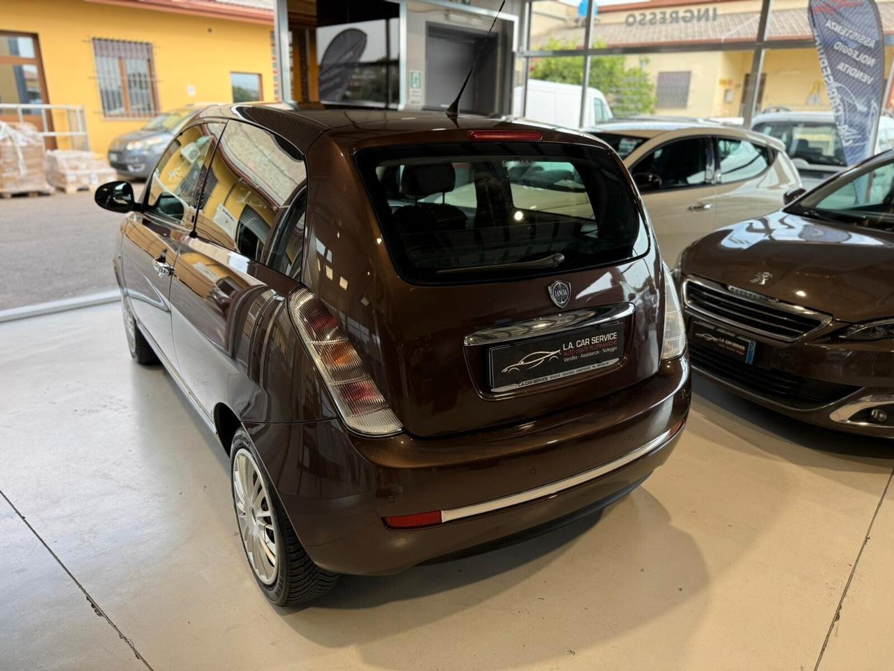Lancia Ypsilon 1.3 MJT 75 CV Diva