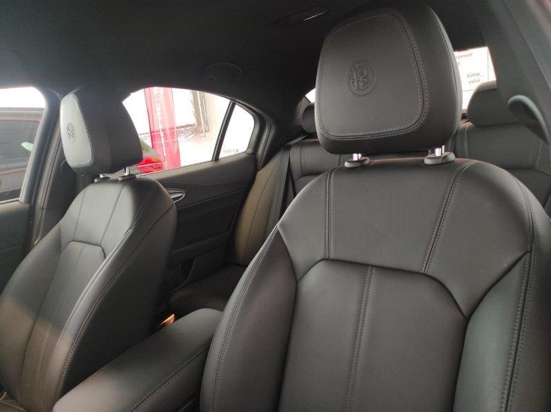 ALFA ROMEO Giulia (2016) - Giulia 2.0 Turbo 280 CV AT8 AWD Q4 Ti