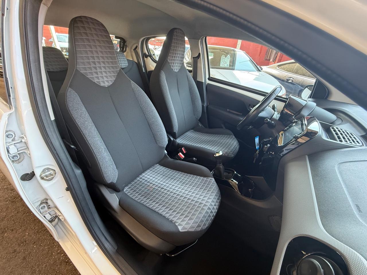 108 VTi 72 - 5 porte- Collection-unipro-rate-E6