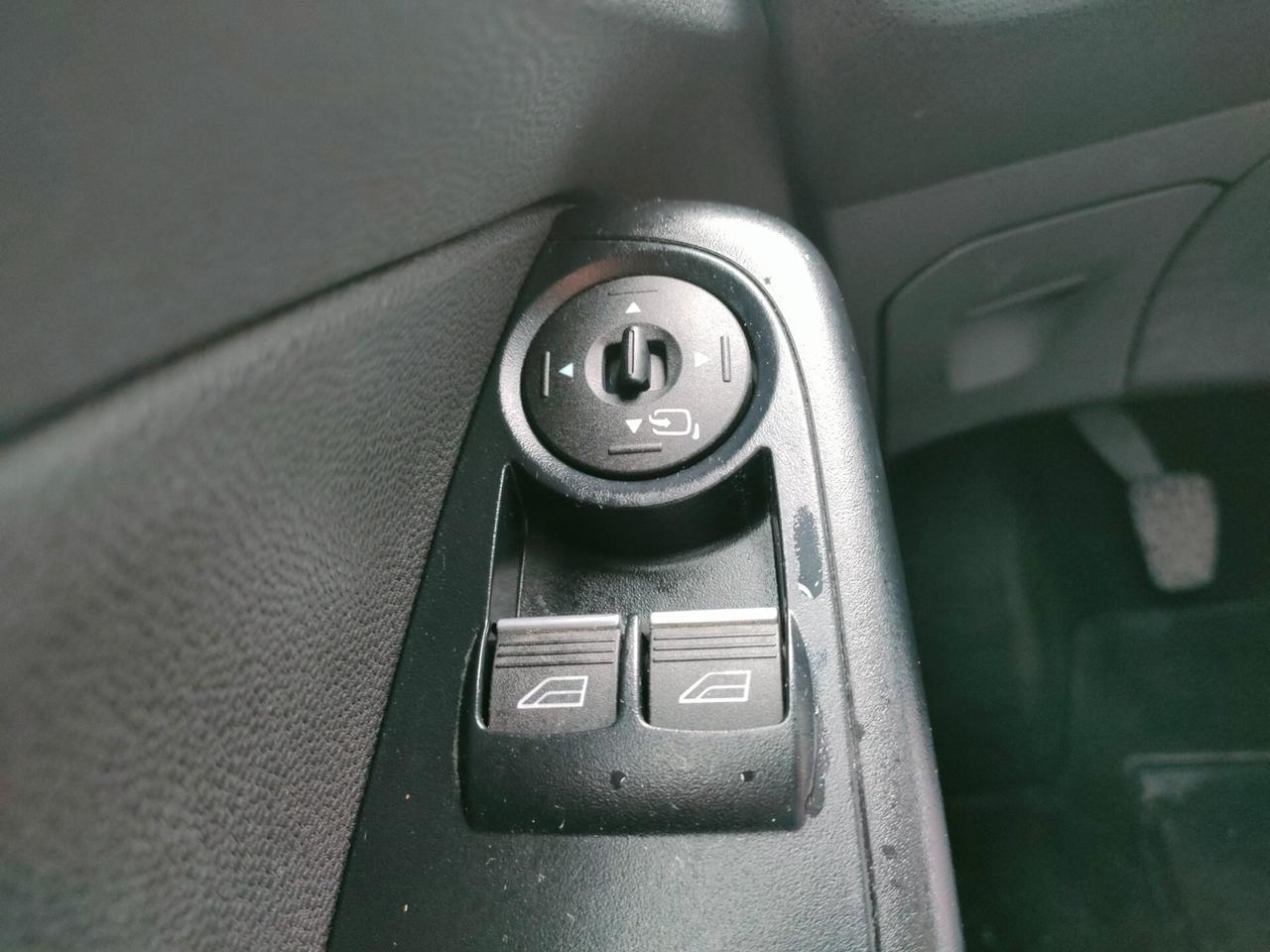 Ford Fiesta 1.5 TDCi 75CV 5 porte Black & White Edition