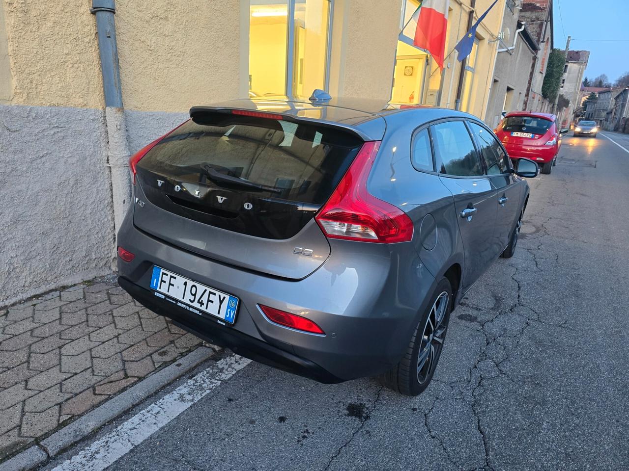 Volvo V40 D2 R design 2016 euro6 UNICOPROP