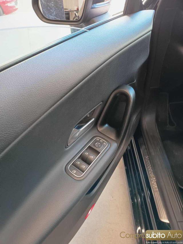 MERCEDES-BENZ CLA 180 Automatic Shooting Brake Sport