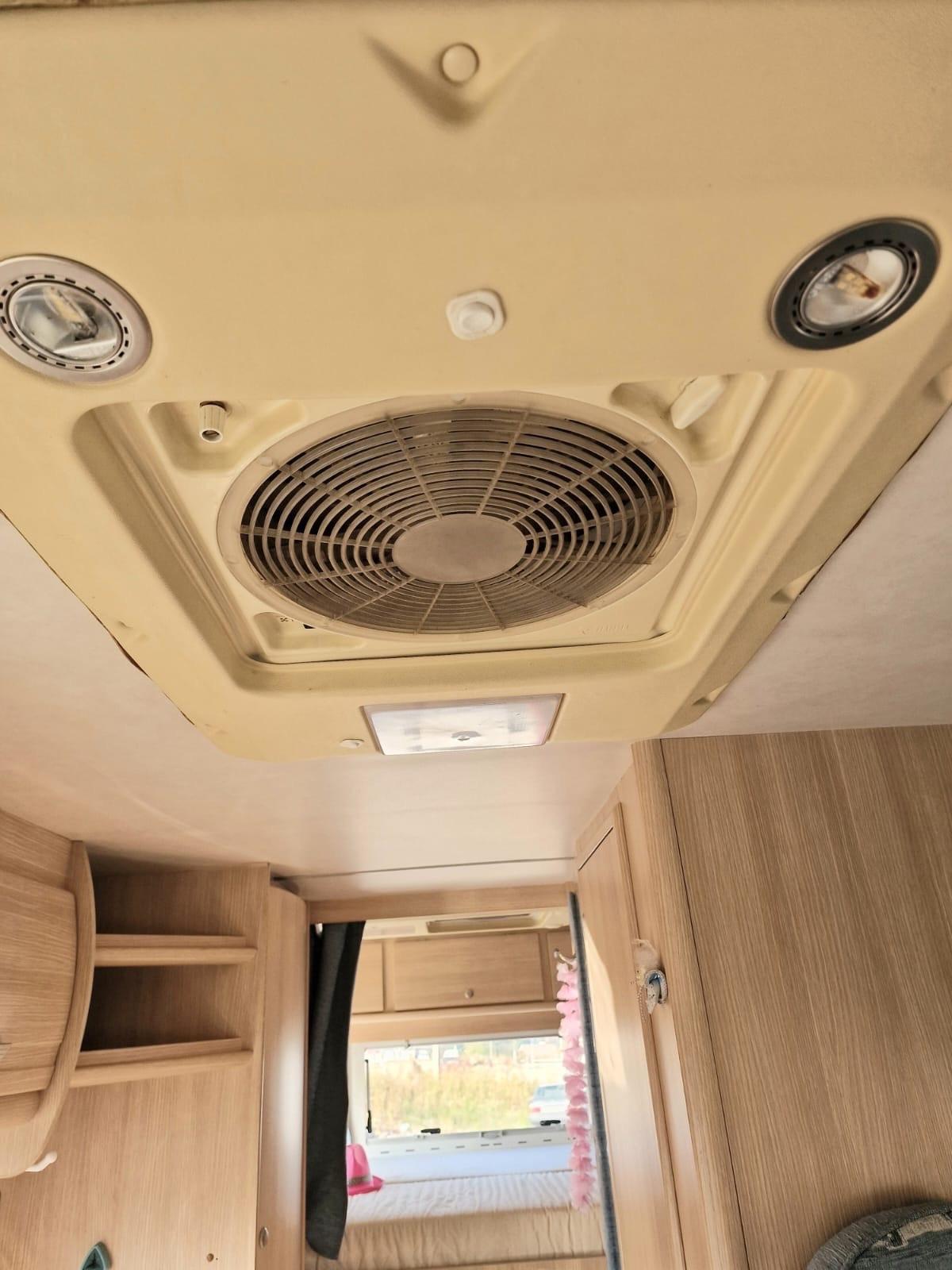 Rimor sailor semi integrale del 2006 in saldo 840