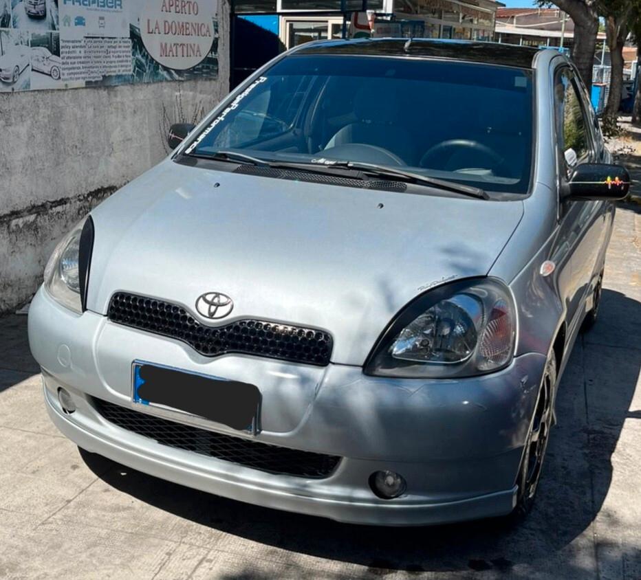 Toyota Yaris 1.0 benzina