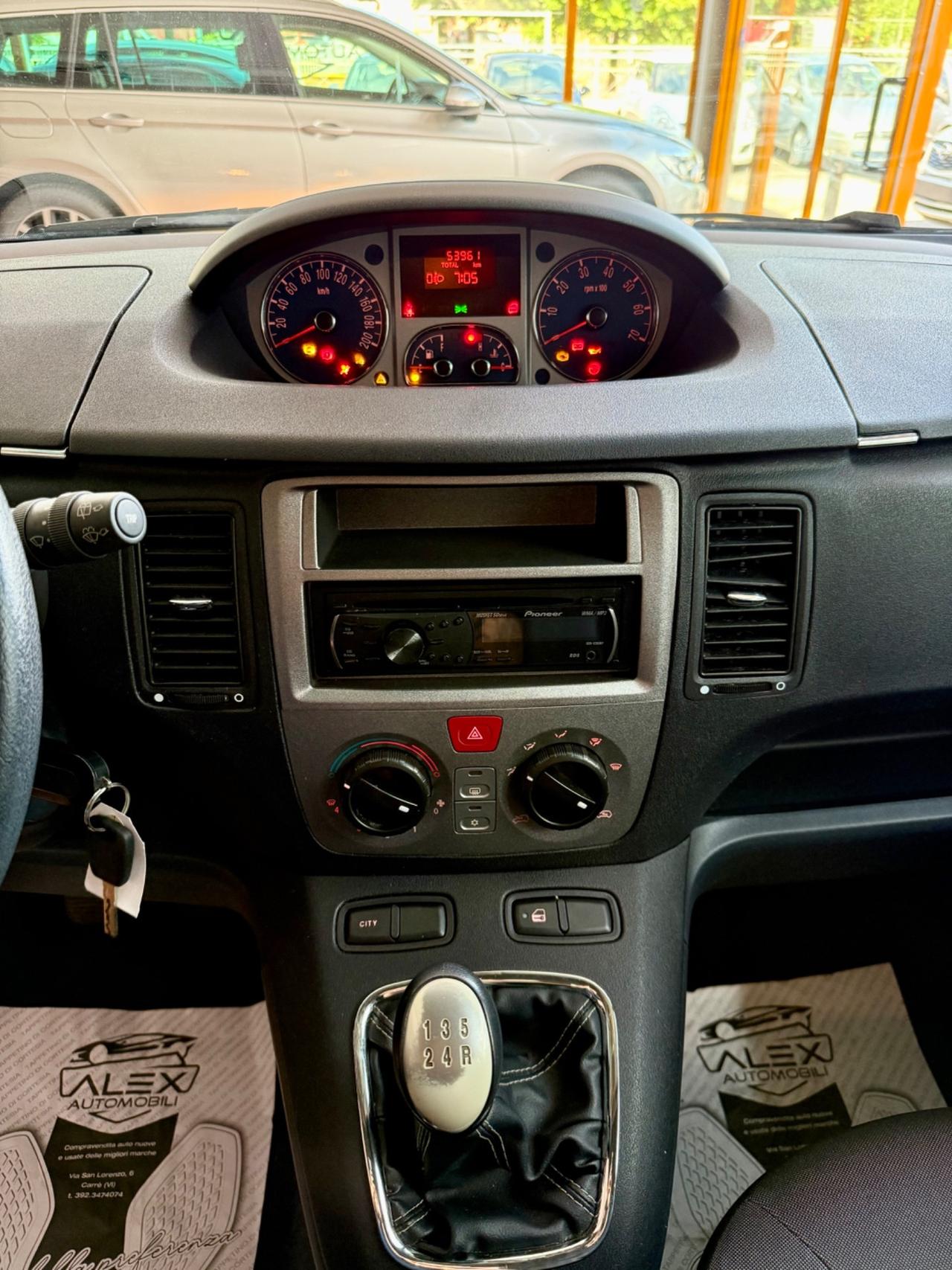 Lancia MUSA 1.4benz 77cv Neopat solo 53.000km