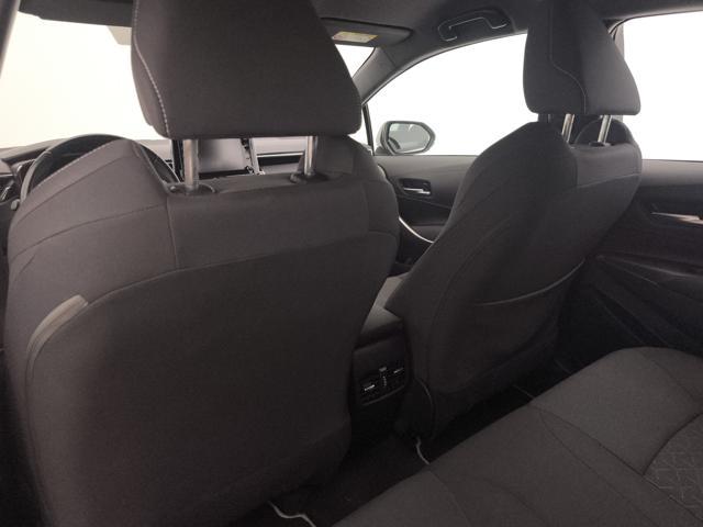 TOYOTA Corolla 1.8h Business cvt